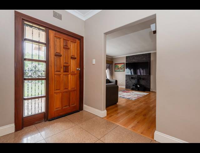 4 BEDROOM HOUSE FOR SALE IN PARKHILL GARDENS